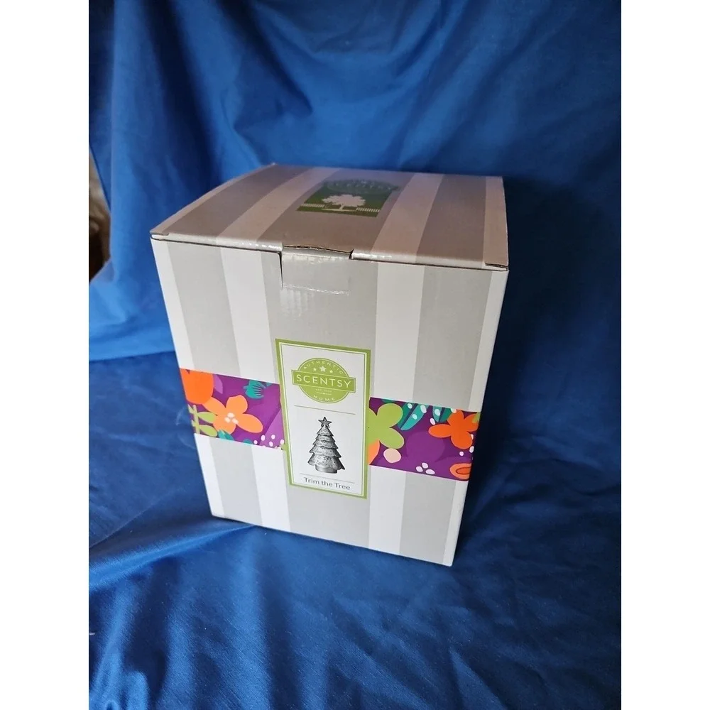 Scentsy Warmer TRIM the TREE Christmas Fragrance Wax Melter 13